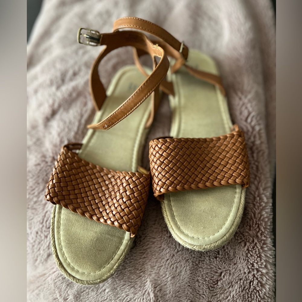 Gap Kids sandals size 5